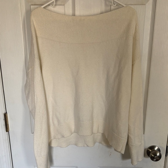 Anthropologie Cream Scoop Neck Off the Shoulder Sweater size Medium - Picture 4 of 11